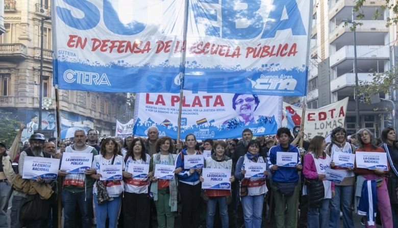 Paritarias al rojo: Kicillof amenaza con descuentos a docentes y la oposición gremial redobla los paros en octubre