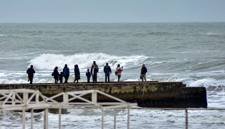 Frío y cancelaciones: flojo fin de semana largo en Mar del Plata con menos del 50% de ocupación