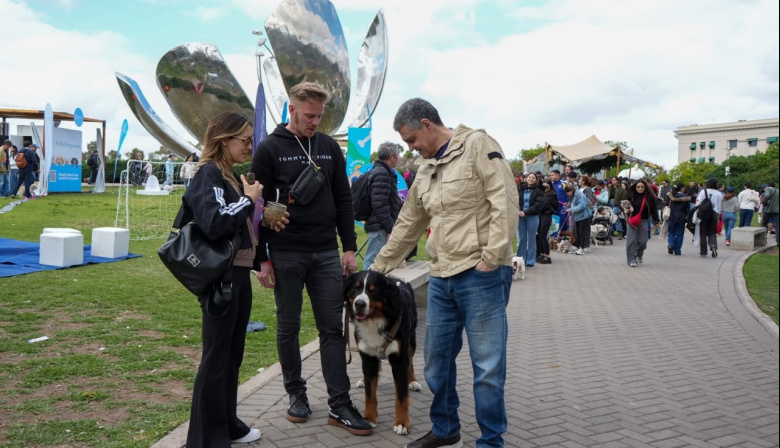 La Ciudad busca regular a las mascotas: identificación, libreta digital y cementerio en Chacarita
