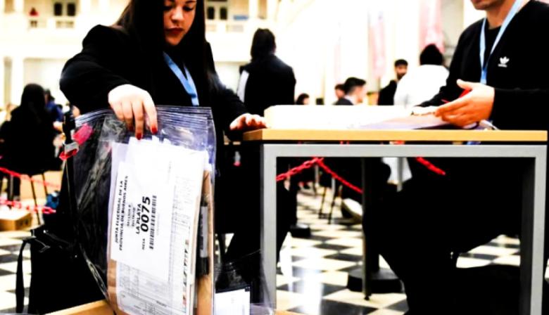 La Junta Electoral dio de baja a 20 partidos políticos