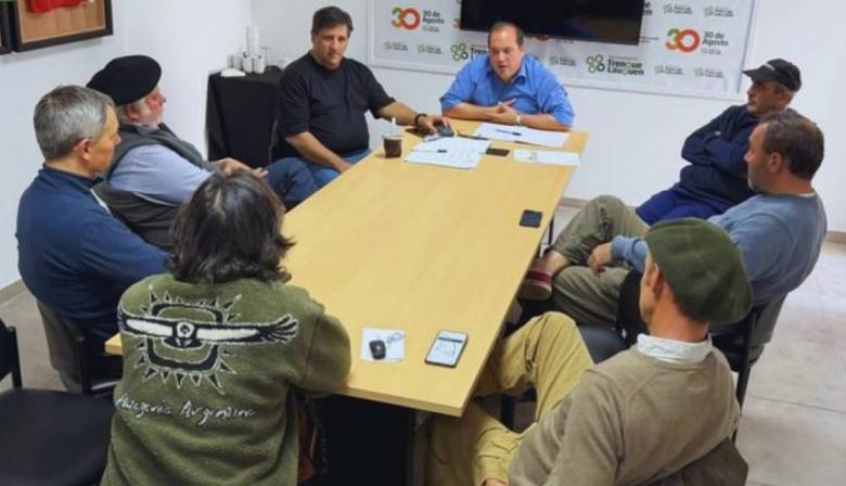 Recoulat y la Sociedad Rural analizaron el estado de los caminos y el riesgo de inundaciones