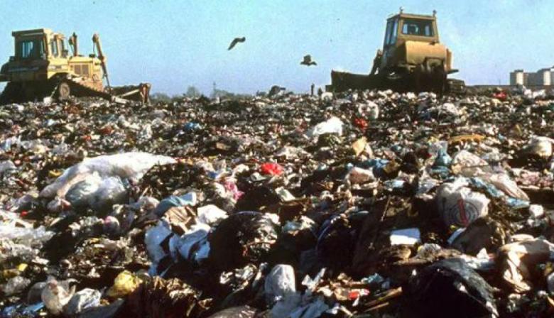 Miramar: denuncian que un basural sigue funcionando pese a una orden judicial de cierre
