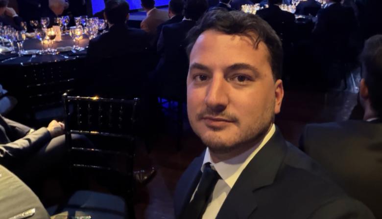 Agustín Romo cuestionó la situación judicial de Flávio Bolsonaro en Brasil