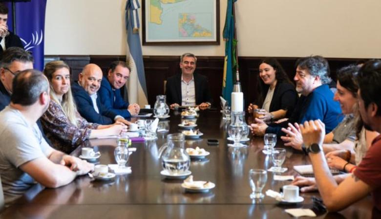 LLA busca derogar 40 leyes y reducir la burocracia bonaerense
