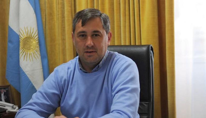 Pugnaloni gestiona obras escolares y se suma a la cumbre política de Kicillof