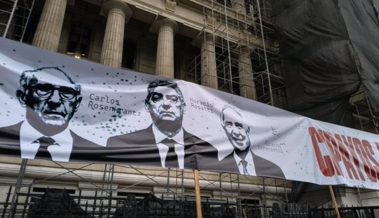 La Corte suspendió la derogación de la Ley de Tierras