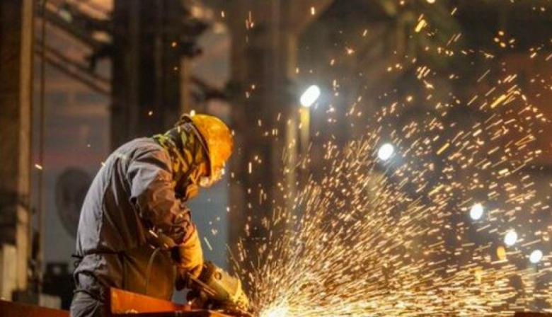 Kicillof suma a los metalúrgicos al régimen de inversiones bonaerense