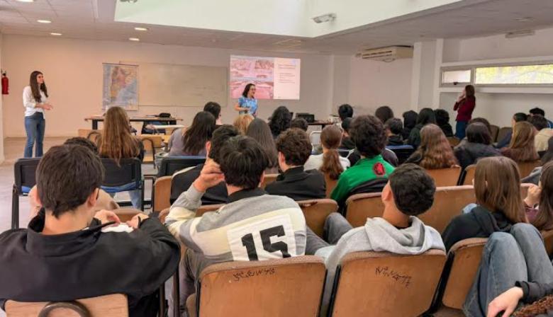 El Puerto La Plata llevó su trama logística al Colegio Nacional