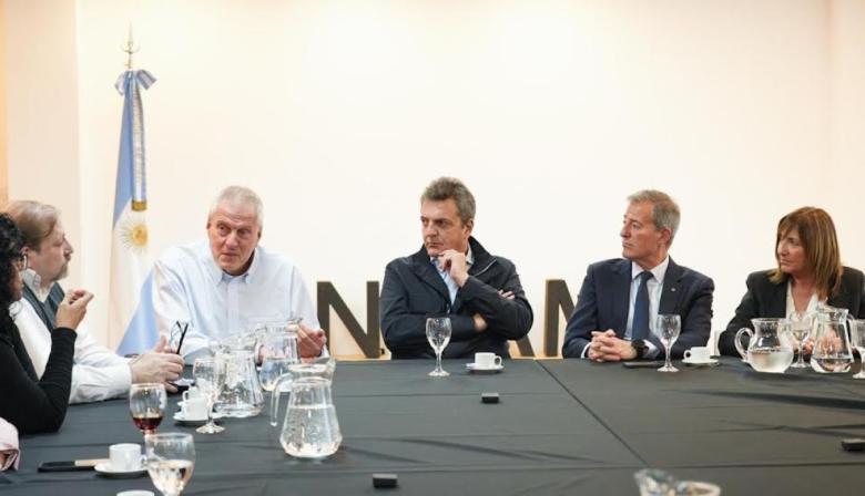Massa reunió a 15 rectores y advirtió por el desfinanciamiento universitario