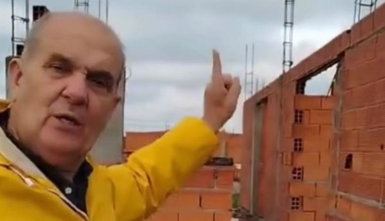 Zurro apuntó a Milei por el freno a 606 viviendas