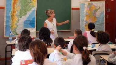 Arrestos y multas para quienes agredan a docentes en la Provincia