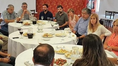 Magario se reunió en Jujuy con intendentes y legisladores de la provincia