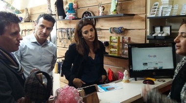 Florencia Casamiquela recorrió La Plata acompañada por candidatos de la Lista 4 de Cumplir