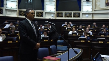 Carlos Urquiaga juró como diputado provincial en lugar de Horacio González
