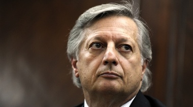 Aranguren: "Si hubiese sido por mí, hubiera privatizado YPF en dos partes, como se hizo con Entel"