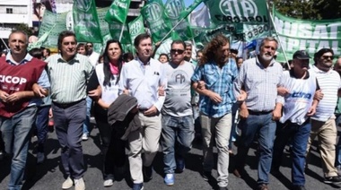 Los estatales bonaerenses se movilizaron a Casa de Gobierno