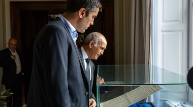 Salvador y Mosca presentaron la muestra que recorre los 130 años de la Legislatura