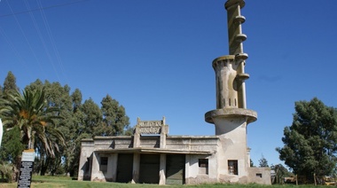 Guaminí celebró el Día Nacional de Los Monumentos exhibiendo una de las obras del arquitecto Salamone