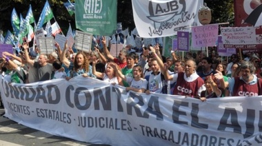 Estatales, médicos y empleados judiciales realizan medida de fuerza