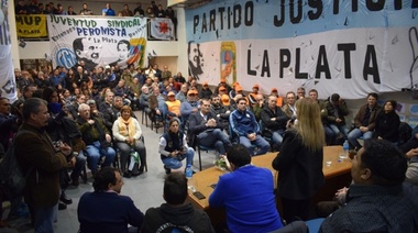 El PJ de La Plata brindó homenaje a Saúl Ubaldini