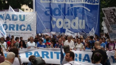 El gobierno nacional recibe a docentes universitarios