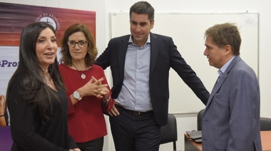 Taller de fortalecimiento en habilidades de comunicación para políticas y candidatas electorales