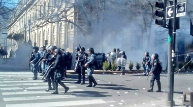 UC hizo presentación judicial impidiendo que policías afectados a operativos en movilizaciones porten armas
