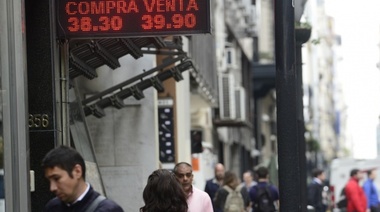 Renuncia de Caputo: Nueva disparada del dólar y caída de acciones argentinas
