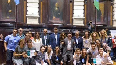 Una escuela de La Matanza ganó la final de Buenos Aires Debate