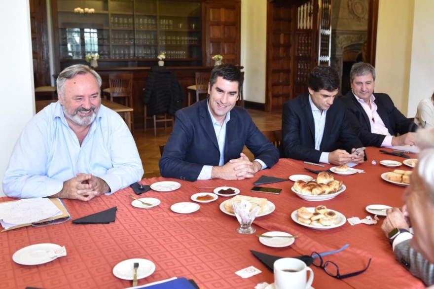 Reunión entre el oficialismo, legisladores e intendentes de la oposición por el presupuesto 2019