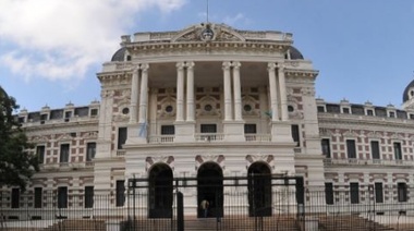 Docentes y estatales bonaerenses cobrarán el bono de fin de año entre el 15 y 20 de diciembre