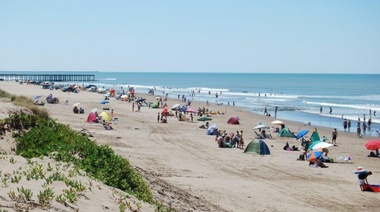 Luego de la tragedia: vecinos de Necochea marcharon para pedir "playas seguras"