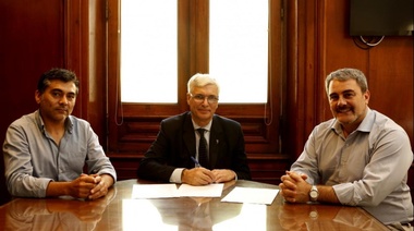 Construirán invernaderos resistentes y sustentables para el cordón frutiflorihortícola