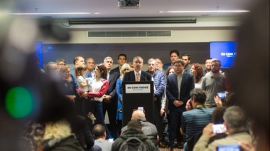 Felipe Solá lanzó un frente electoral y llamó a unirse para "frenar la incertidumbre"