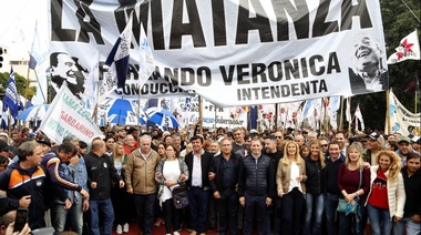 Espinoza y Verónica Magario participaron en la marcha de los trabajadores