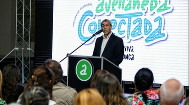 Ferraresi anunció que el municipio instalará wifi en todas las escuelas de Avellaneda