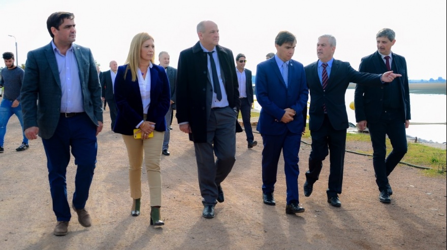 Autonomía del Puerto Rosales: Centeno y Balbín participaron de la entrega del decreto provincial