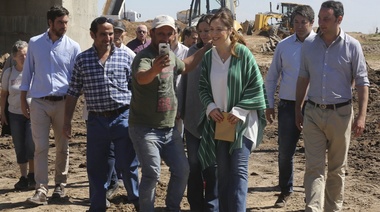 Vidal supervisó una obra hidráulica y dialogó con vecinos en San Antonio de Areco