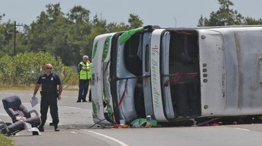 María Eugenia Vidal declaró tres días de duelo por el vuelco del micro de la escuela de Benavídez