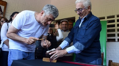 Villa Gesell participó del cincelado del bastón presidencial