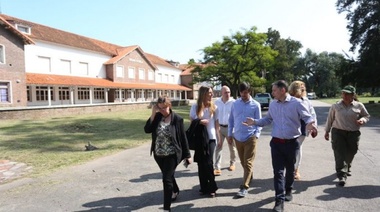 Vila, Thea y Gray supervisaron obras en Esteban Echeverría