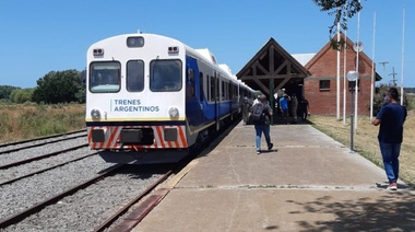 Alberti: El municipio celebra el regreso del tren a Pinamar