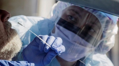 Con 95 mil testeos, otro día de récord de contagios: 23.683 casos