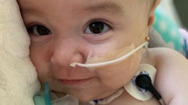 Emma, la beba que lucha contra el tiempo y el medicamento más caro del mundo