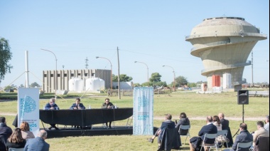 Axel Kicillof: “Comenzamos a solucionar los problemas de distribución de agua potable en Bahía Blanca”