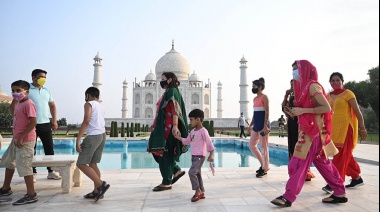 El Taj Mahal reabrió sus puertas tras dos meses de cierre por el coronavirus en India