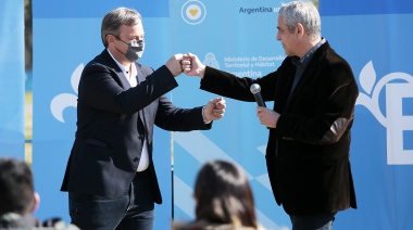 Cascallares y Ferraresi entregaron créditos del Programa “Casa Propia” en Brown