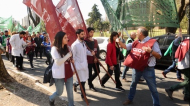 La Provincia oficializó un aumento salarial a los médicos