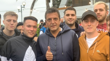 Massa: "Necesitamos que los jóvenes participen, nos interpelen y nos exijan"