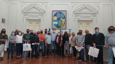 El intendente de Nueve de Julio hizo entrega de reconocimientos a empleados municipales